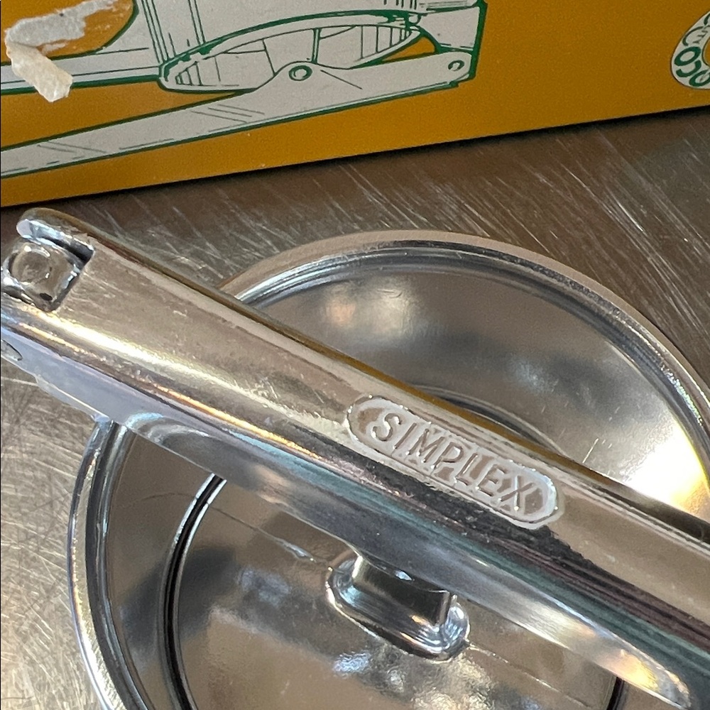 Rowoco Potato Ricer with 2 Discs - Picture 4 of 7